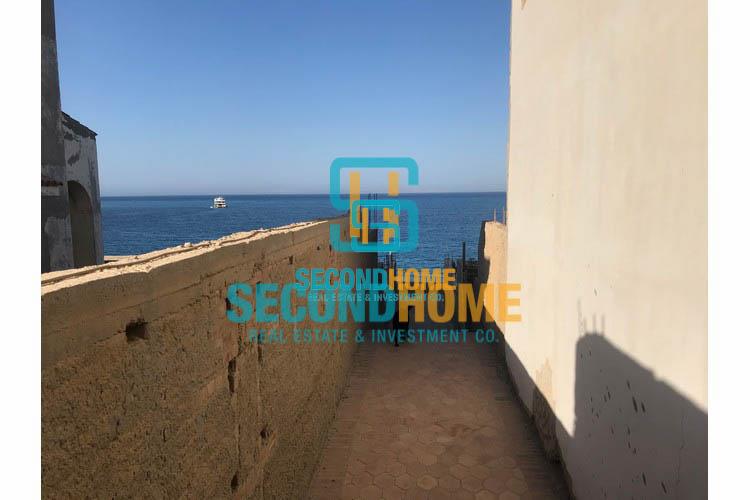 unique-beachfront-villa-with-private-beach-furnished-ready-to-move-seaview00083-34_7b444_lg.jpg